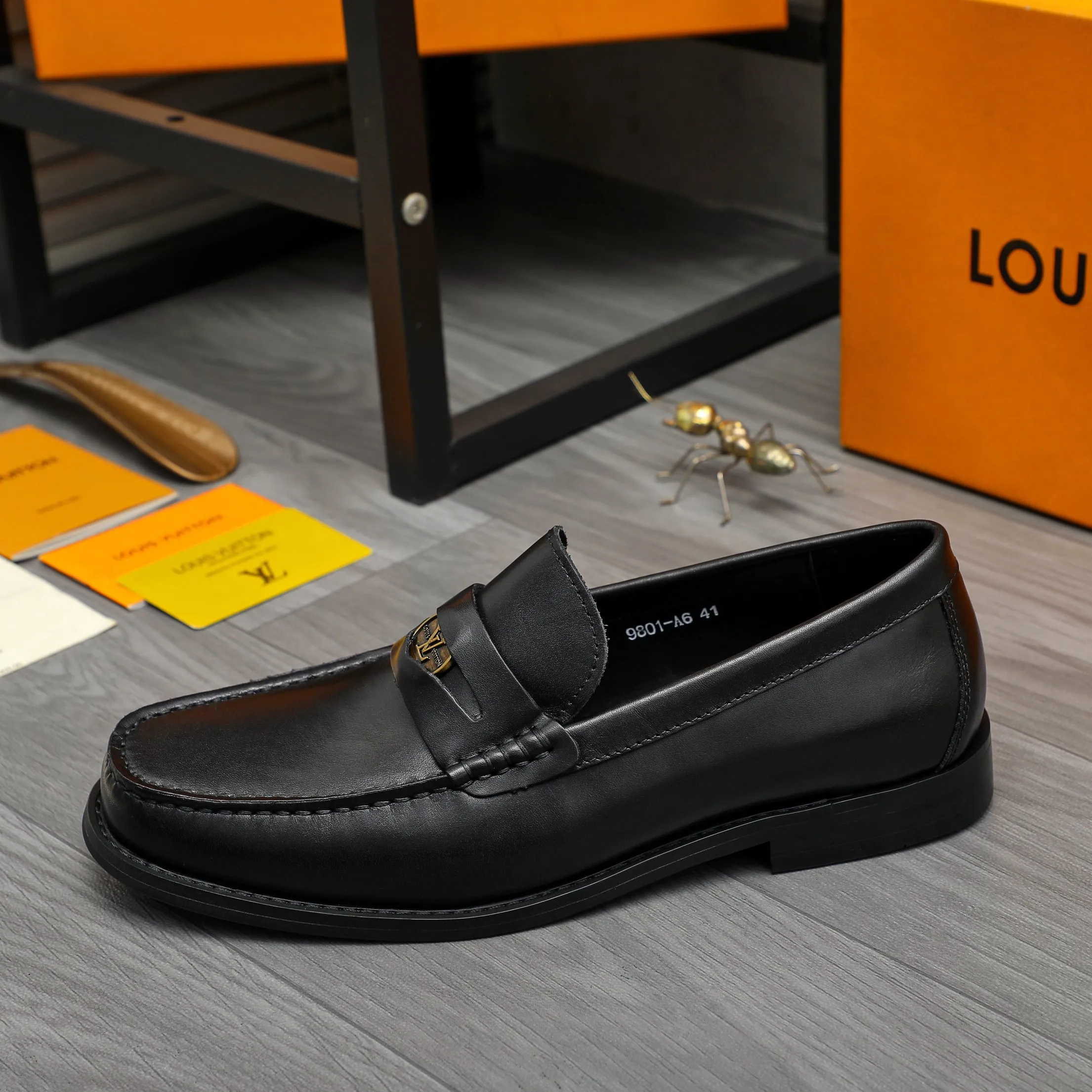 Men's shoes 💰p460 Product trademark: LV (Louis Vuitton) business slip-on leather shoes Regular size: 38-45 (45 is custom-made and non-returnable) Product materials: Selected high-quality cowhide upper, cowhide lining, original rubber outsole